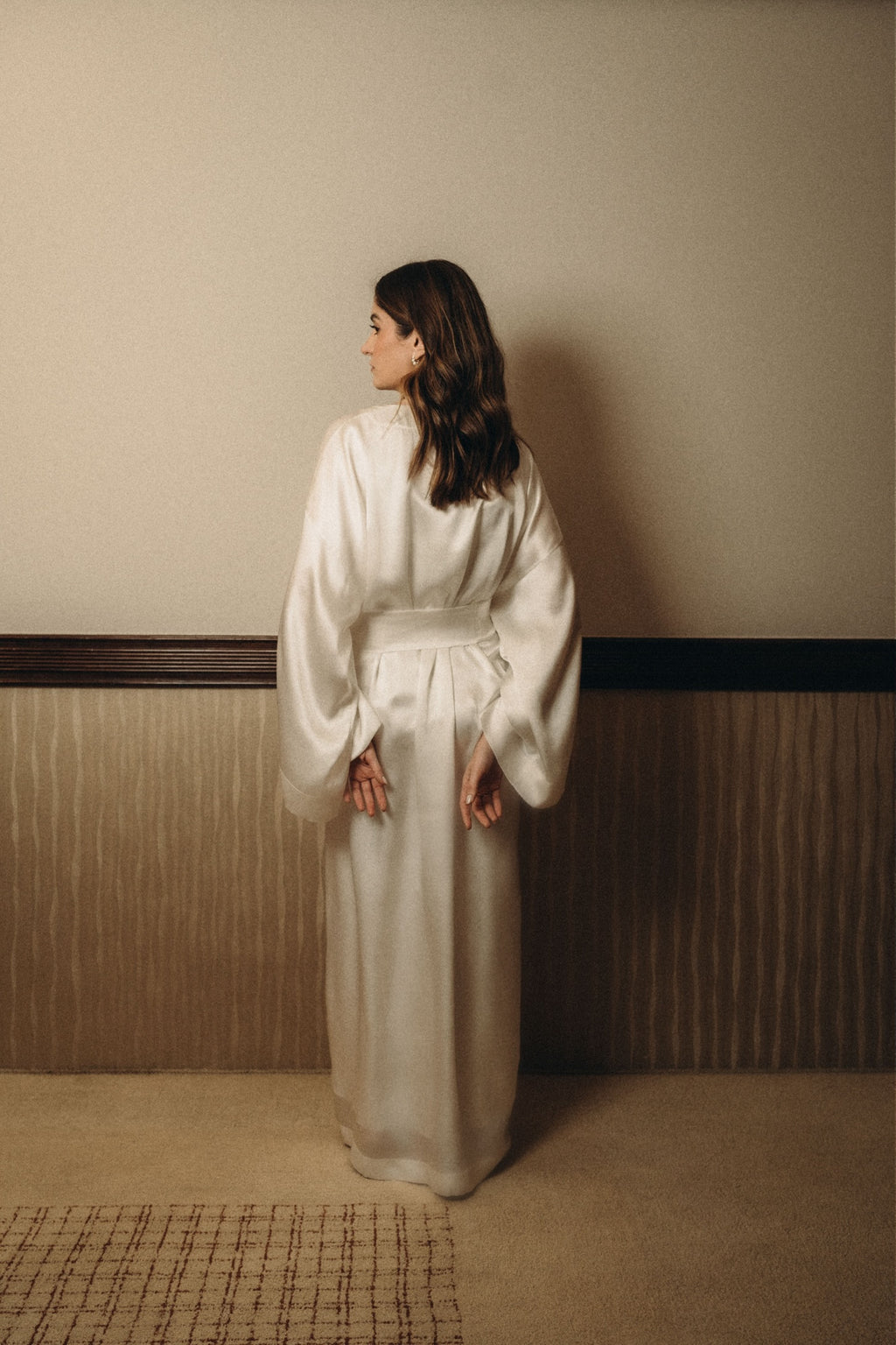 Robe de Seda Pura Aura de costas | Berbin 
Atelier. Ideal para making off de noivas.